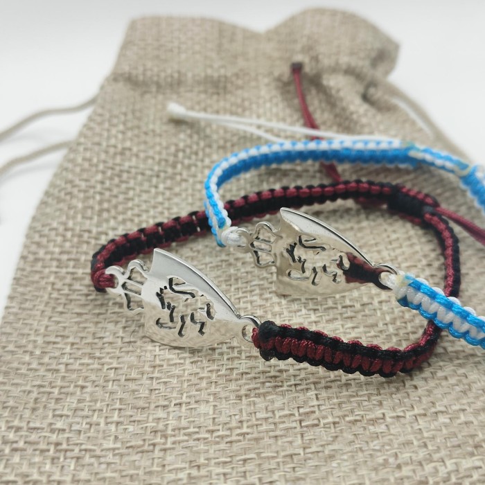 Imagen 2 de Pulsera trenzada con escudo de fútbol