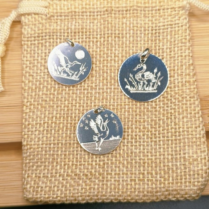 Imagen 2 de Medallas con vuelos de las grullas diferentes