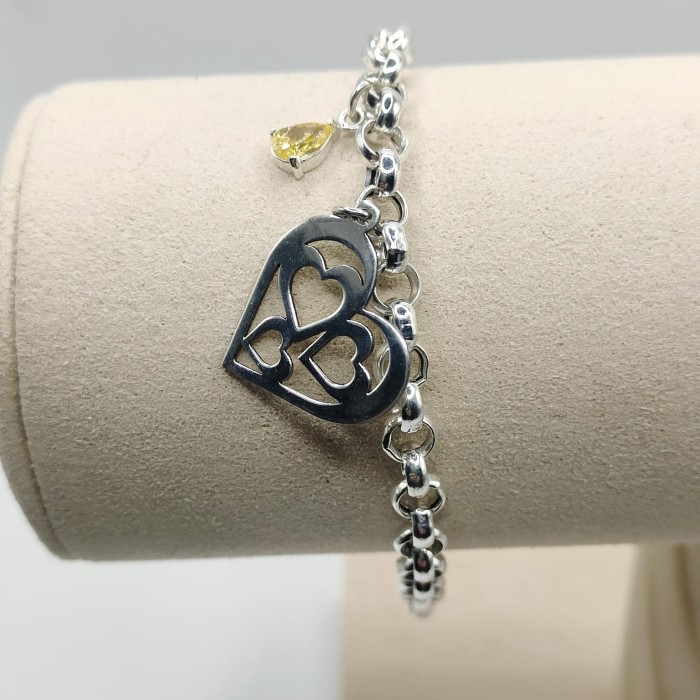 Imagen 2 de Pulsera rolo maxi con Corazón de corazones y piedra 