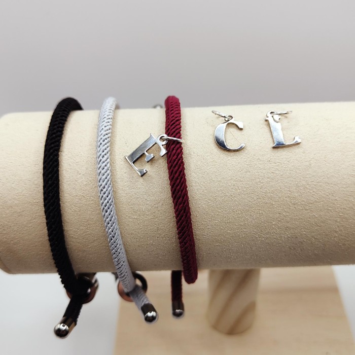 Imagen 4 de Pulsera de cordón con inicial 