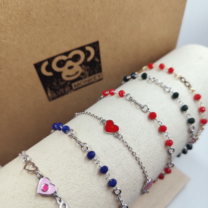 Imagen de Pulseras con piedritas o corazones de colores